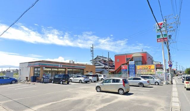 コンビニ　セブンイレブン（コンビニ）まで350m