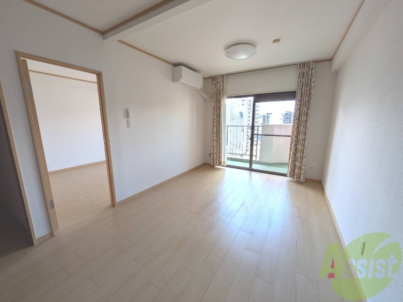 居室・リビング　広々としたリビングでゆったり暮らせるお部屋です。