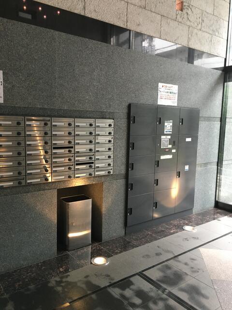 ロビー　?