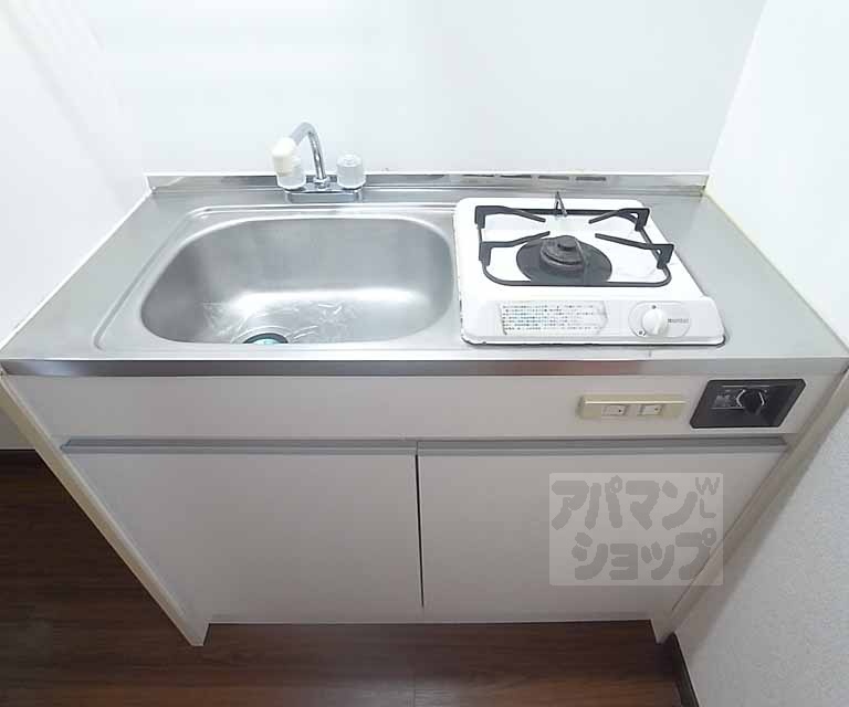 キッチン　１口コンロ装備