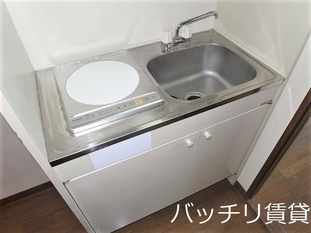 キッチン　別号室のイメージ画像。現況を優先いたします。