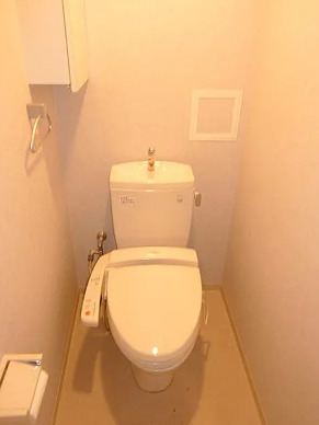 トイレ　別タイプ部屋　参考写真です