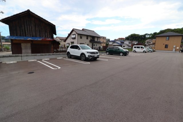 駐車場　駐車場