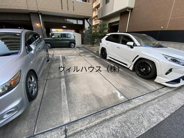 駐車場　敷地内駐車場！