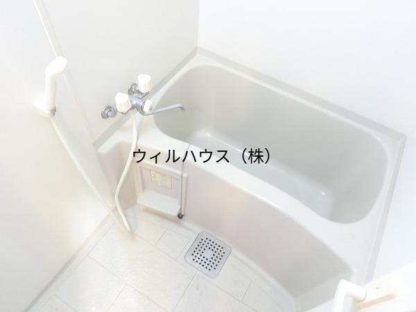 バス・シャワールーム　バストイレ別！
