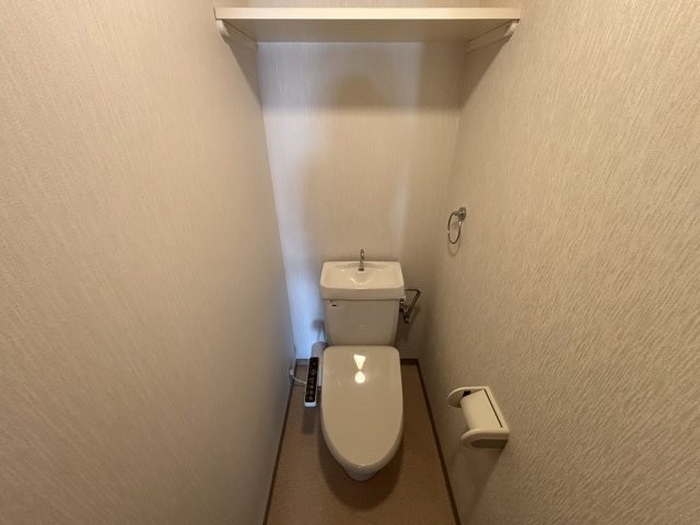 トイレ　温水洗浄便座付です！