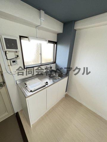 キッチン　コンパクトなキッチンで掃除もラクラク