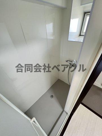 バス・シャワールーム　さっと体を洗えるシャワールーム付です