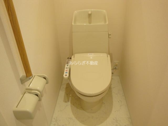 キッチン　シャワー付トイレ
