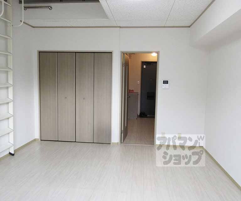 居室・リビング　明るいお部屋です