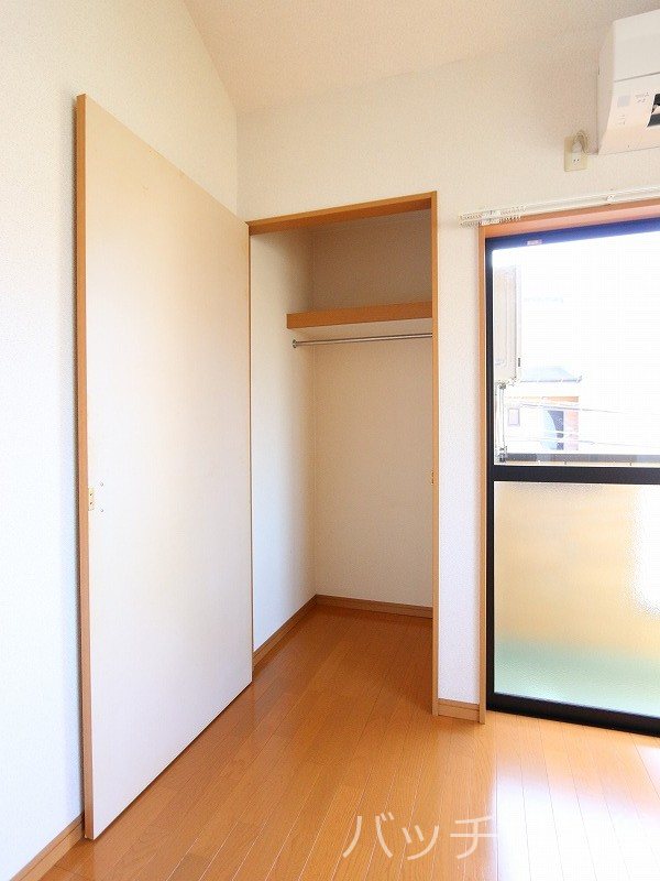収納　別号室タイプの為、現状を優先致します。
