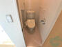 トイレ　トイレはウォシュレット機能付きです。安心して使用できますね