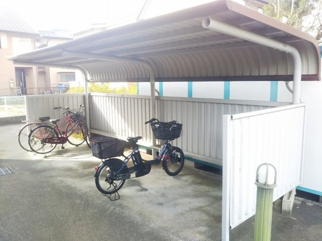 その他　無料駐輪場完備です。