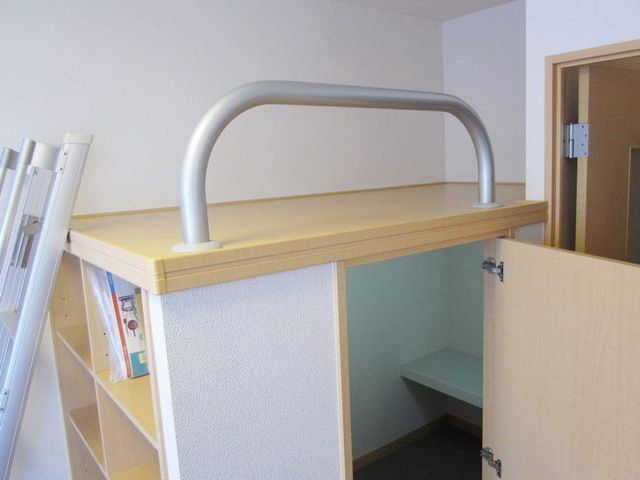 その他部屋・スペース　☆ベット下には収納が付いてます☆