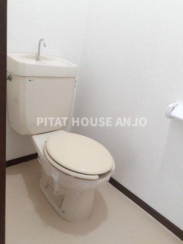 トイレ　清潔感のあるトイレです