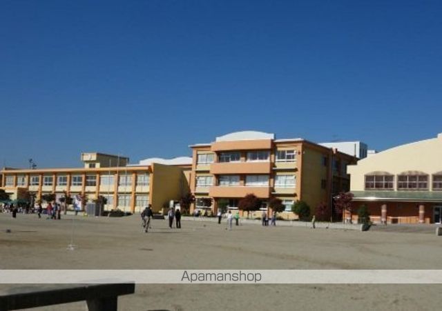 小学校　甲府市立貢川小学校（小学校）まで1162m