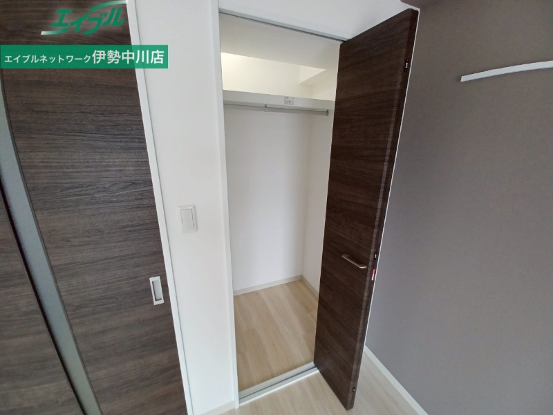 収納　同じ建物の別部屋の写真です
