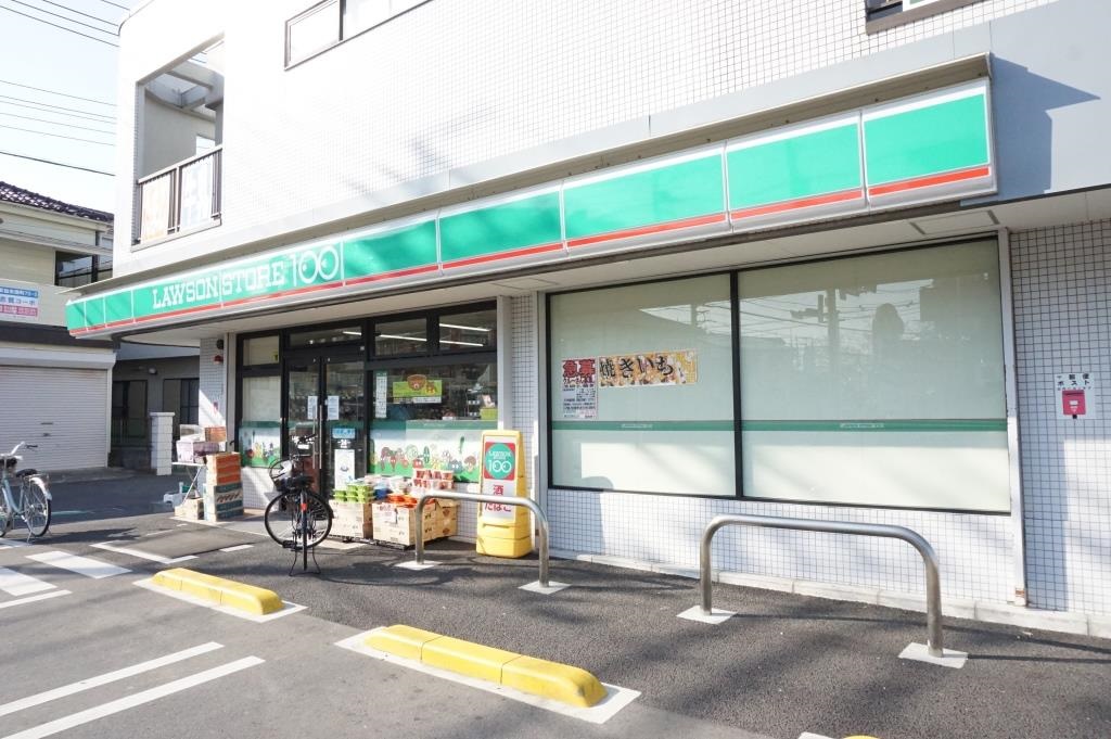 コンビニ　ローソンストア100 草加西町店（コンビニ）まで590m