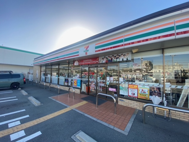 コンビニ　セブンイレブン 尼崎南塚口町7丁目店（コンビニ）まで293m