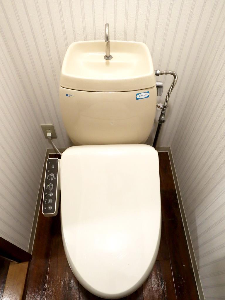 トイレ　温水洗浄便座付きで毎日快適です