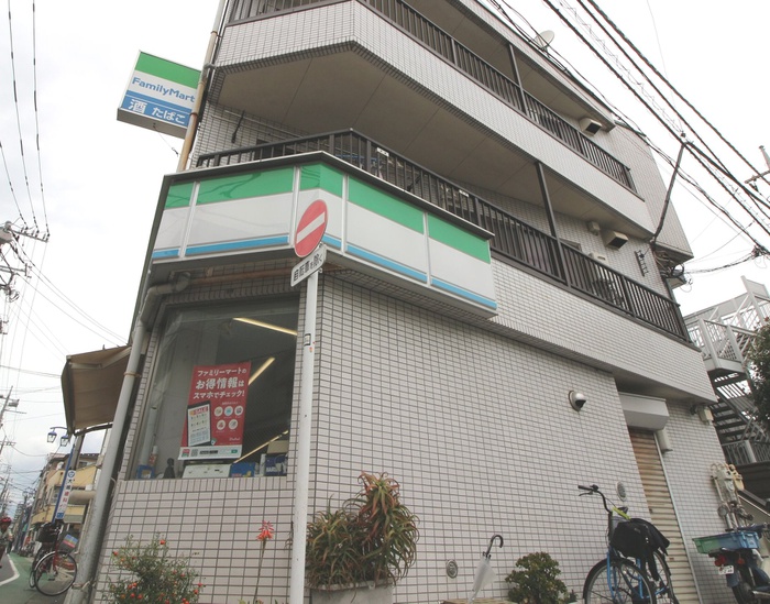 コンビニ　ファミリーマート品川豊町四丁目店（コンビニ）まで308m