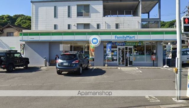 コンビニ　ファミリーマート（コンビニ）まで155m