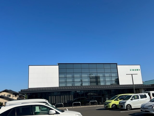 銀行　仙台銀行岩沼支店（銀行）まで900m