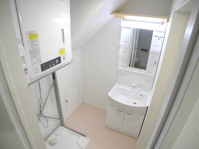 洗面設備　シャンプードレッサー付の洗面台！