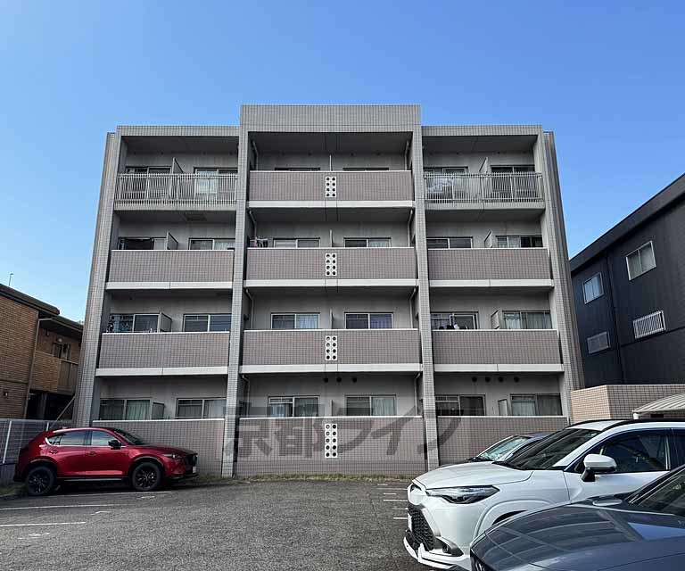 建物外観　丹波橋エリアのマンションです。