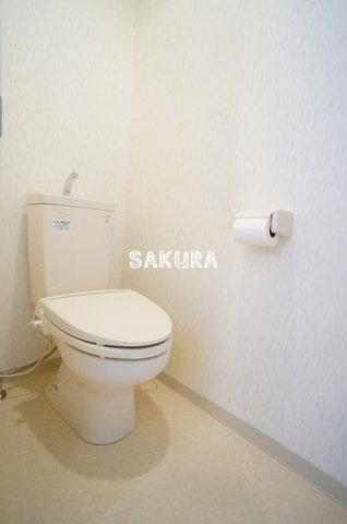 トイレ　落ち着いた色調のトイレです♪