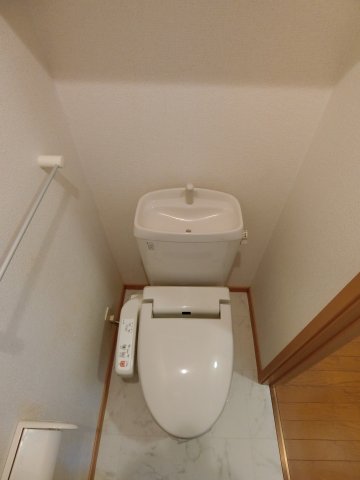 トイレ　イメージC103号室の写真（反転あり）