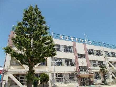小学校　源氏前小学校（小学校）まで196m