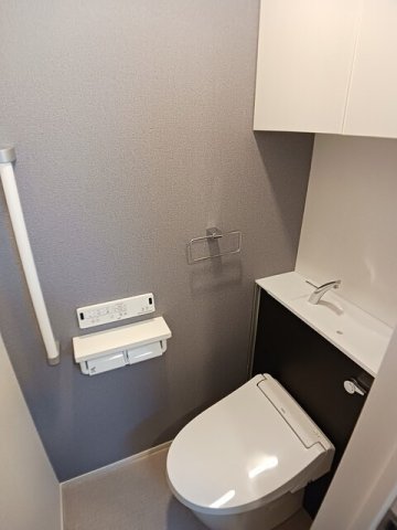 トイレ　清潔感のあるトイレです