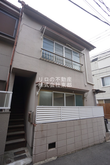 建物外観　周辺は閑静な住宅街ですので落ち着いた住環境です！