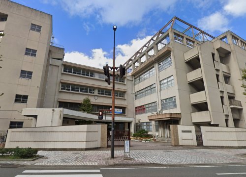 中学校　福岡市立博多中学校（中学校）まで446m