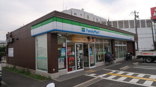 コンビニ　ファミリーマート 島本高浜二丁目店（コンビニ）まで134m