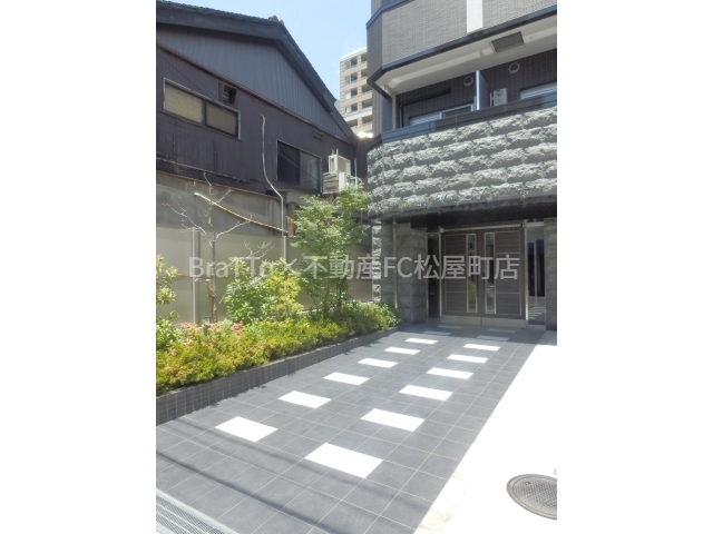 エントランス　マンション共用部分