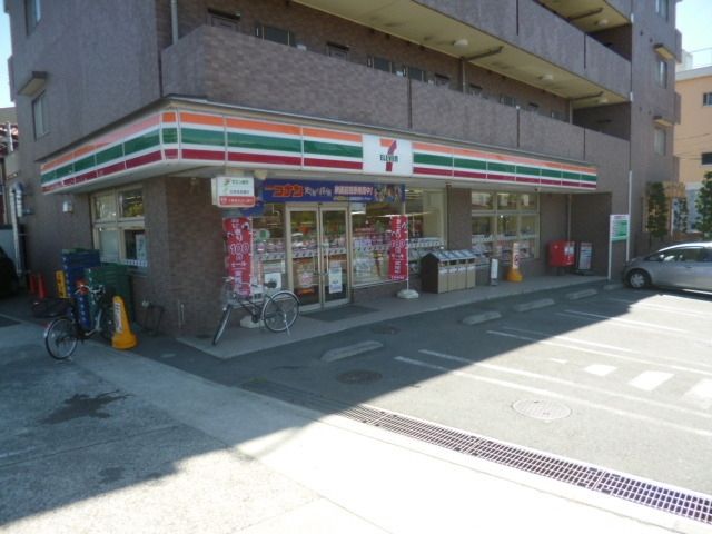 コンビニ　セブンイレブン（コンビニ）まで10m