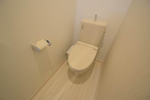 トイレ　ウォシュレット完備