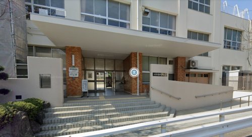 小学校　大阪市立苗代小学校（小学校）まで585m