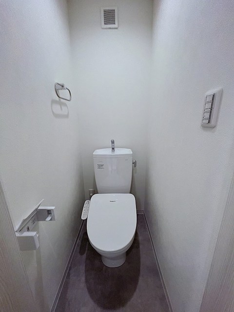 小田急江ノ島線 東林間駅 徒歩6分 3階建 築1年のトイレ写真