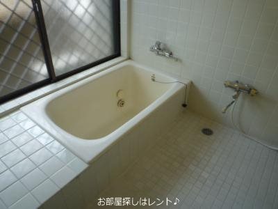ＪＲ鹿児島本線 九州工大前駅 徒歩13分 2階建 築39年の風呂写真