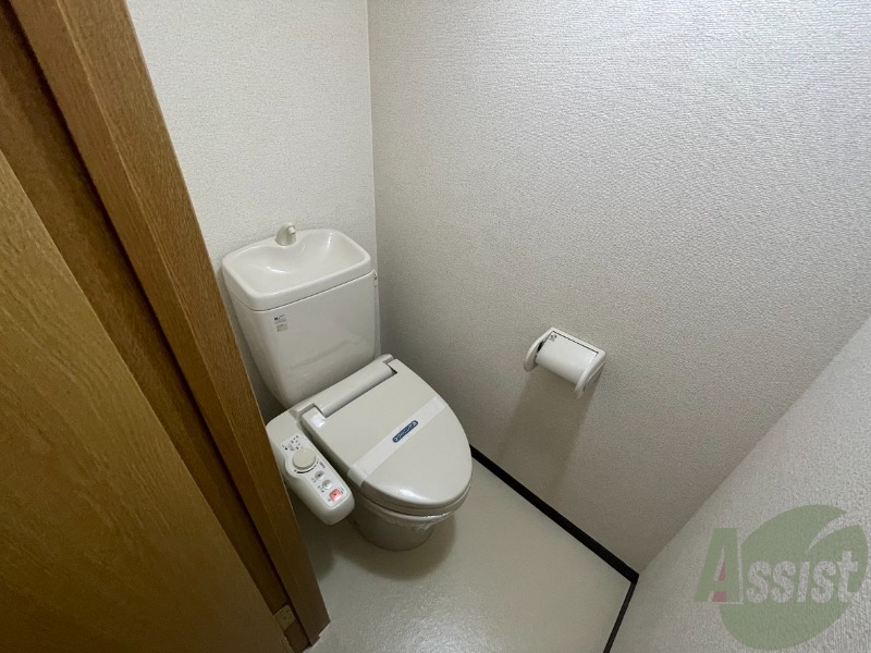 トイレ　トイレはシャワー付きトイレで、キレイです
