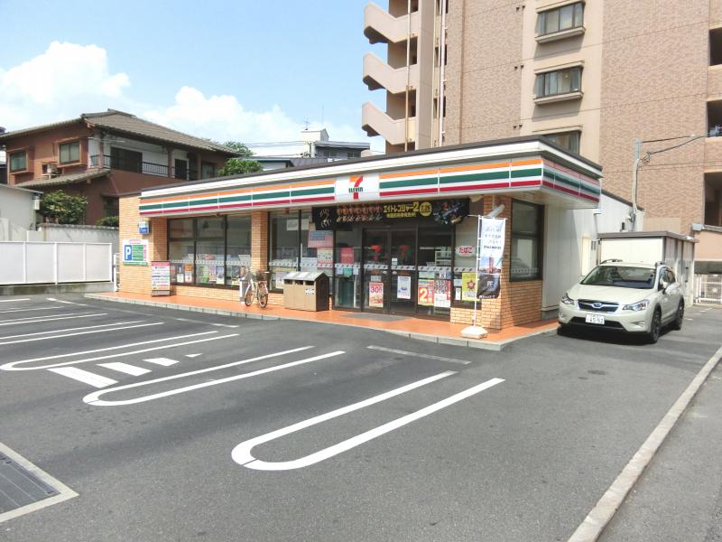 コンビニ　セブンイレブン広島県病院西店（コンビニ）まで240m