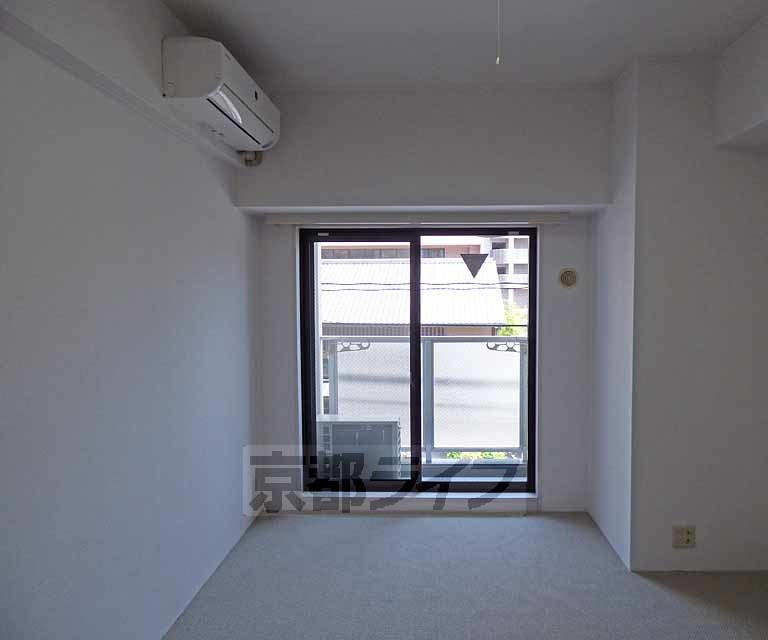 居室・リビング　広々としたお部屋です。