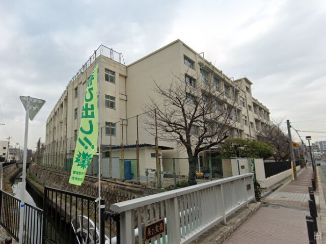 中学校　大阪市立東住吉中学校（中学校）まで300m