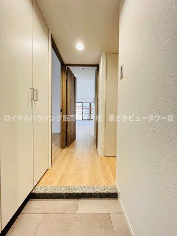玄関　収納もある玄関です