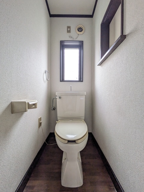 トイレ　※クリーニング前の写真です※