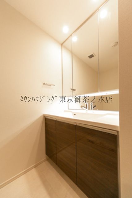 洗面設備　※写真は同タイプ住戸です。