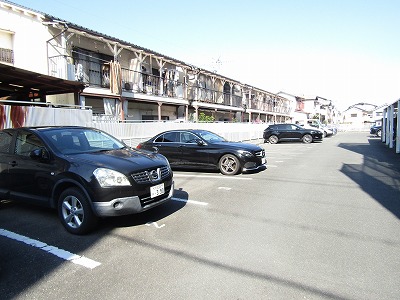駐車場　別部屋写真